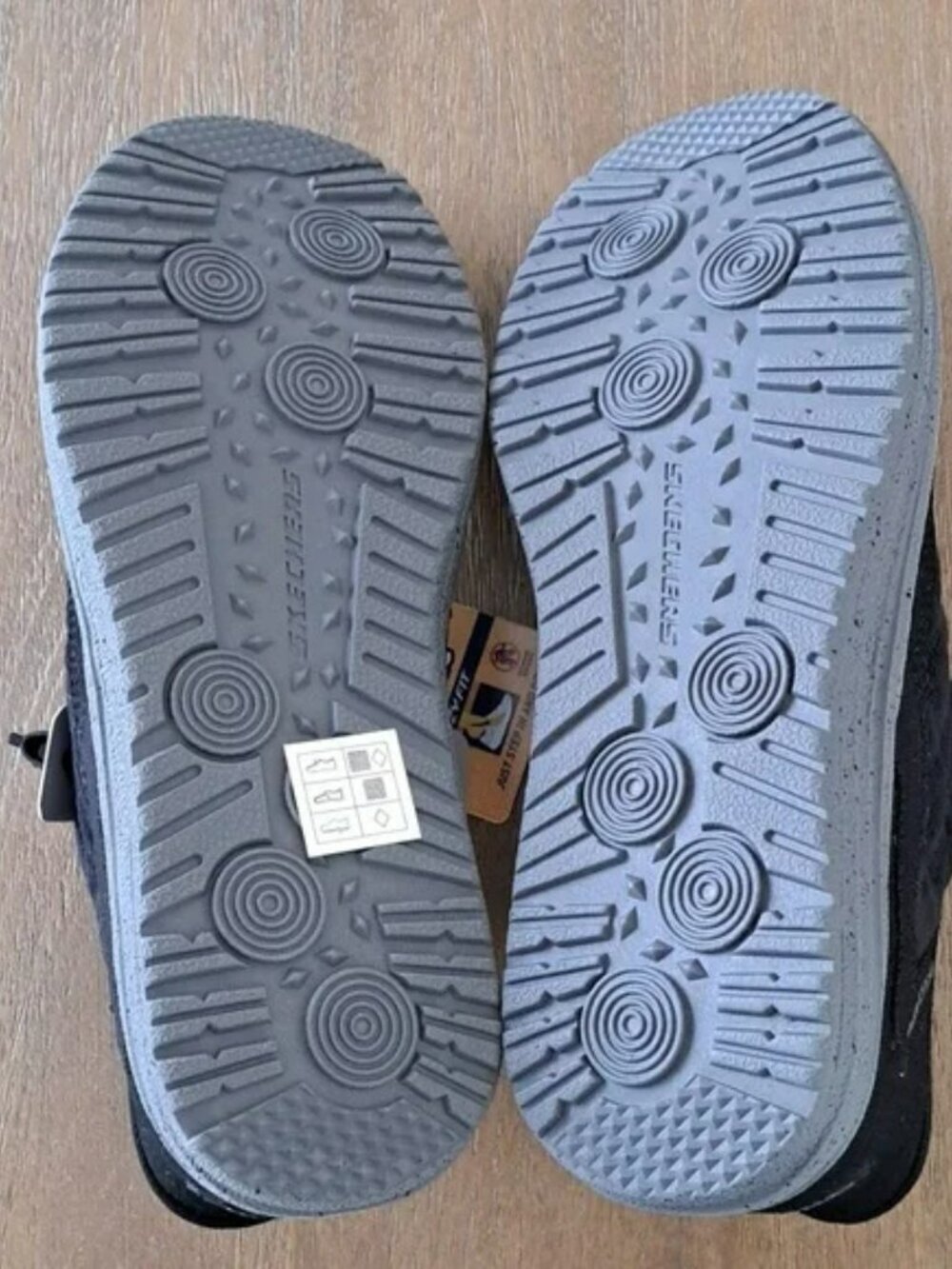 Skechers Slip-ins® Melson - Cozy Fit® Diamond Moc. - Color: Black - Size Men 7 - Picture 8 of 11